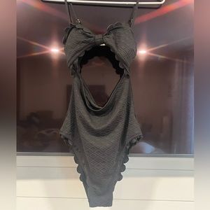 CUPSHE black one piece